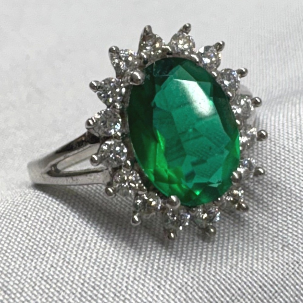 Unbranded Cocktail Ring Women Size 8 Green Excellent Simulated Emerald Silver